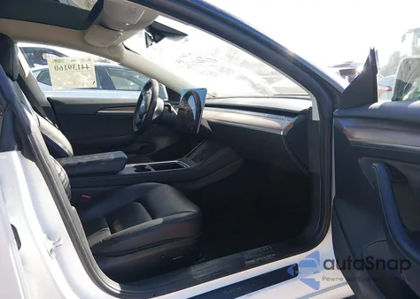 2022 Tesla Model 3 Long Range Dual Motor All-Wheel Drive z USA, uszkodzony, nr VIN 5YJ3E1EB6NF206706